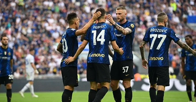 AYX-Faker迎来五赛季出色发挥，曼联观众热烈欢呼！