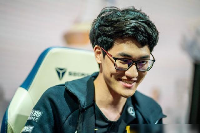 包含Karsa在中国队比赛中战术调整,高光表现引发热议!的词条 包含Karsa在中国队比赛中战术调整,高光表现引发热议!的词条